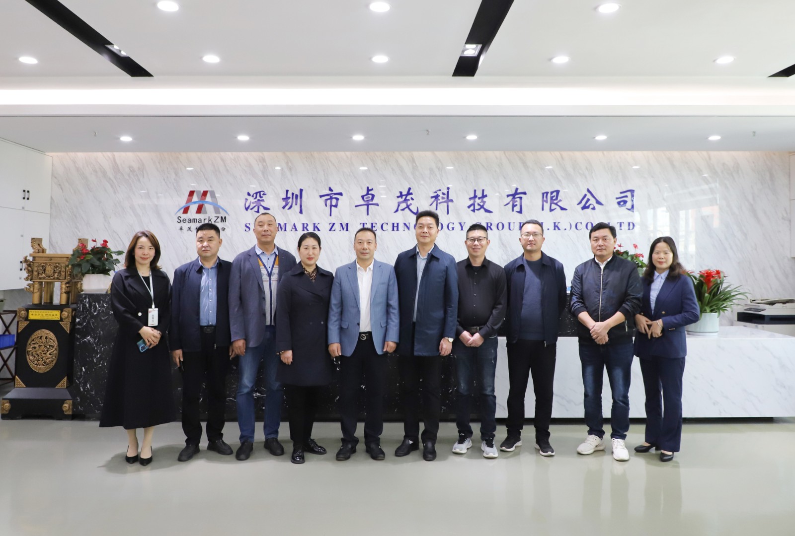 聞總與湖北省?？悼h政府副縣長龔夫一行合影.jpg